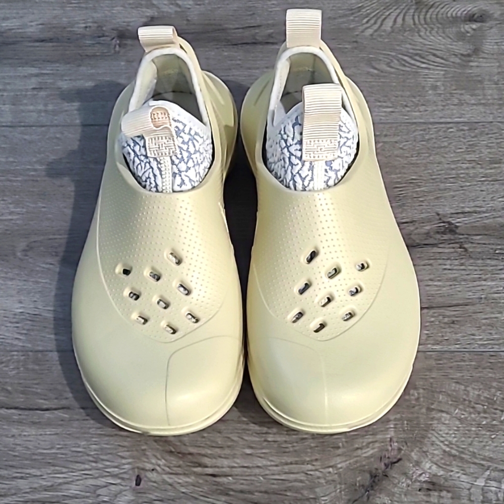 Jordan System.23, boys athletic shoes, size 5, NWOT